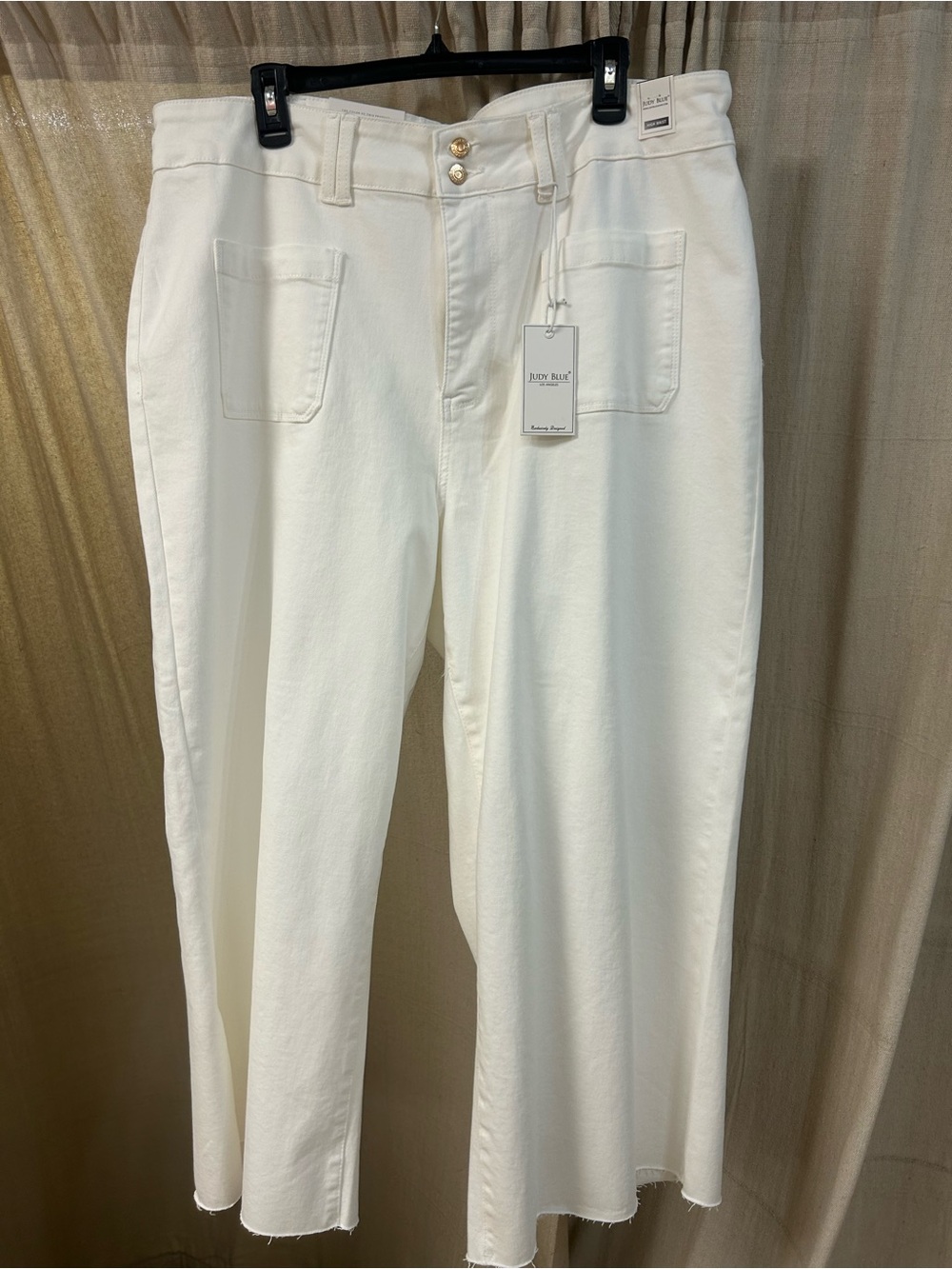 Judy Blue Wide Leg Crop High-Waist Jeans in White

Style # 881077
